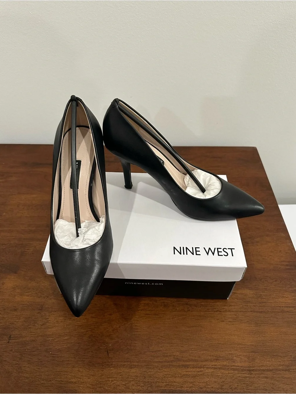 Nine West Black Pointed Toe Leather Pumps